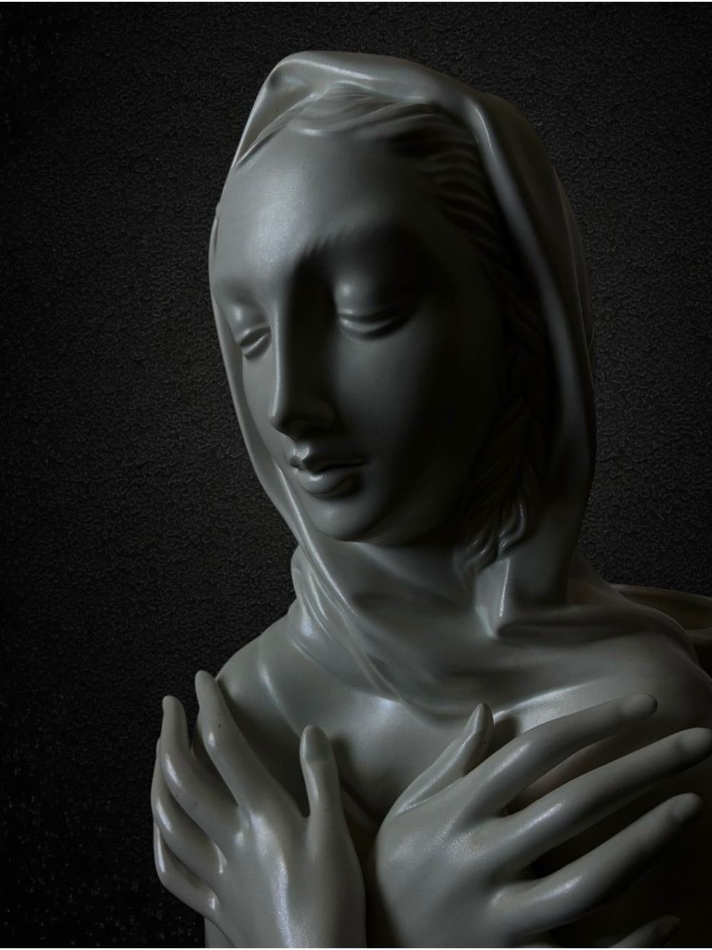 Contemporary White Madonna Sculpture - Unbranded Home Art Accent - Picture 2 of 12